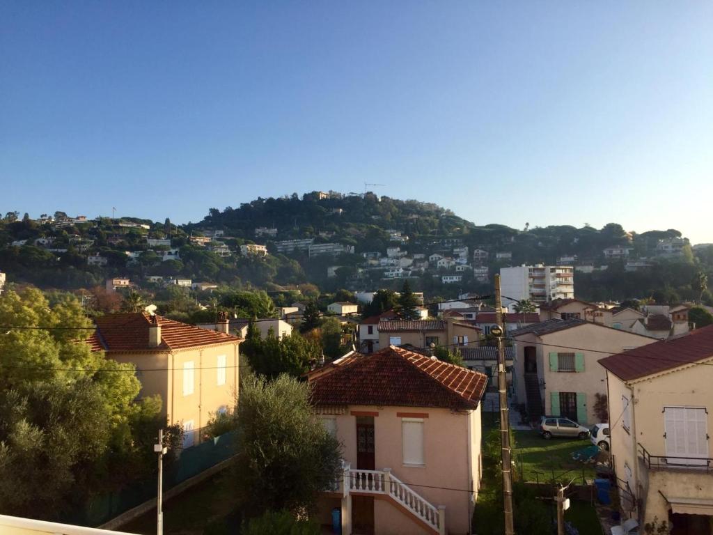 Appt Cannes La Bocca, F2 Centre ville, 10mn de mer 15 Avenue Sainte-Rosalie, 06150 Cannes