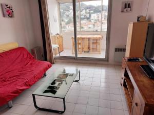 Appt Cannes La Bocca, F2 Centre ville, 10mn de mer