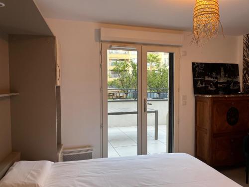 APPT HYERES CASINO 2CH 2 TERRASSES PARKING