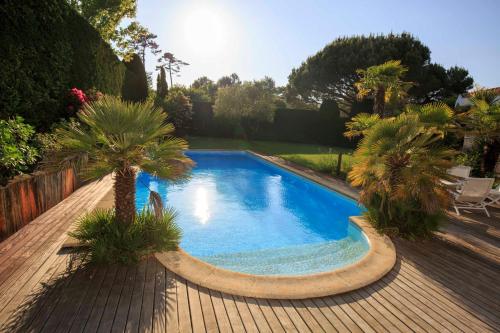 Appt privé / piscine jacuzzi / 10 min à pied de la plage