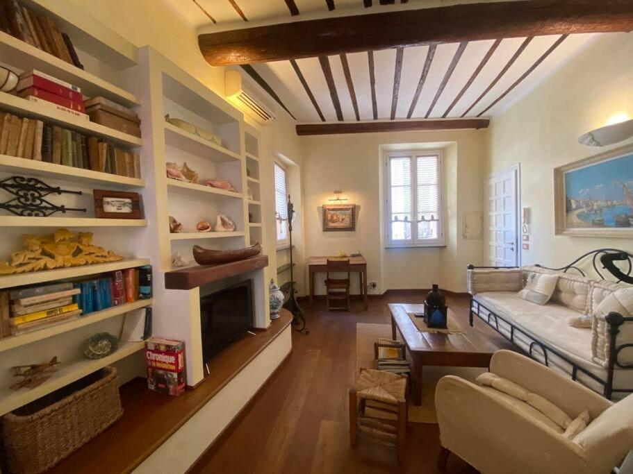 Appartement Appt Standing au Coeur du Suquet - ST ANTOINE 1 1er ETAGE 4 Rue Saint-Antoine 06400 Cannes