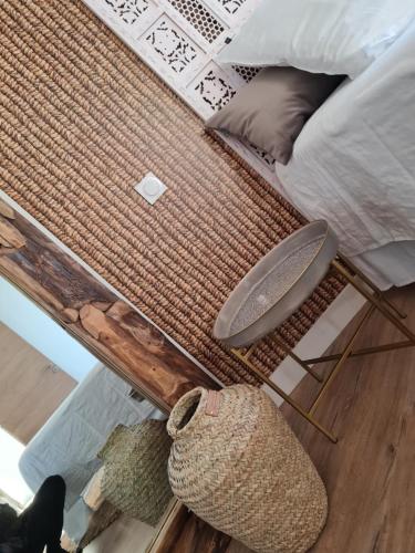 Appt terrasse dans une demeure de charme (Romane)