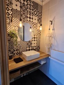 Appt terrasse dans une demeure de charme (Romane)