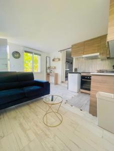 Apptment Cosy avec Terrasse et Parking Proche RER