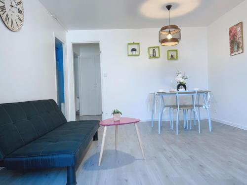 Apt 67m2 hyper centre: 2 chambres, cuisine TV wifi