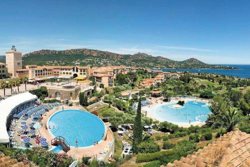Apt At 2 Steps From The Sea Residence With Pool