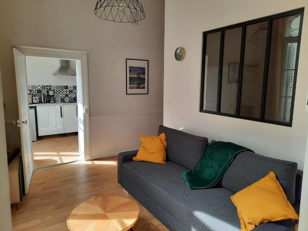 Apt Bords de Loire - RDC - Au pied du Château 29 Quai Mayaud, 49400 Saumur