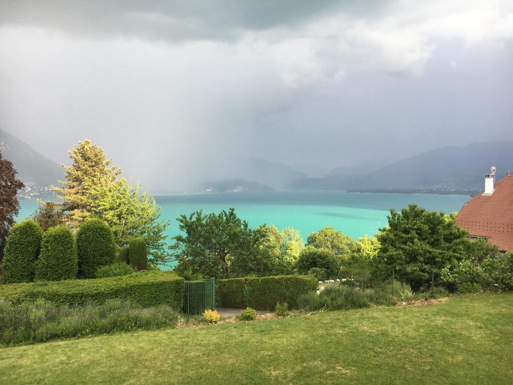 Appartement Apt calme VUE LAC - 2 Chambres - Sauna 14 Chemin des Espagnoux 74000 Annecy