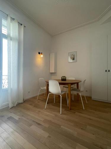 Appartement Apt climatisé à 5 mins à pied gare Saint Roch 23 Rue du Général Riu 34000 Montpellier Languedoc-Roussillon