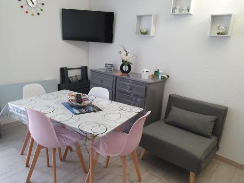 apt cosy, 4 pers, plein centre ville, parking offert