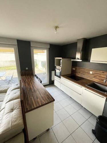 Apt. entier 2 chambres Eurexpo garage