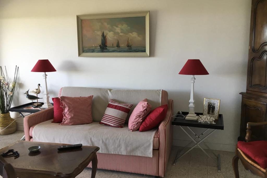 Apt For 5 With Balcony 400m From The Beach Rue Folco de Baroncelli, 30240 Le Grau-du-Roi