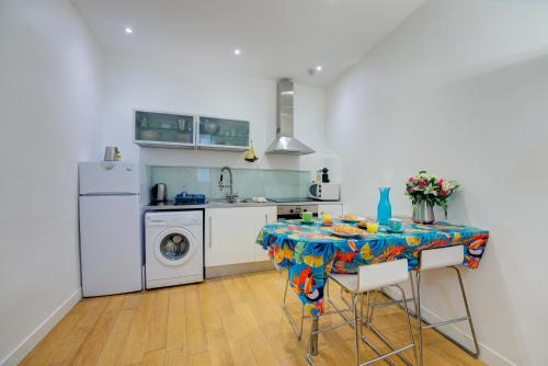 Apt in Middle of Old Town Nice/Nr Shops/Bars/Cafes