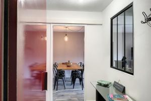 Apt in residence with pool Tennis court