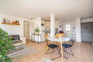 Apt lumineux et très cosy avec balcon by Weekome