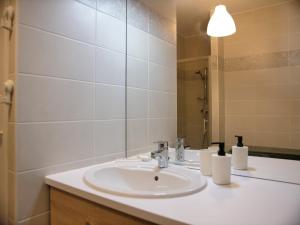Apt. neuf à 50m du port - Parking privé, ascenseur