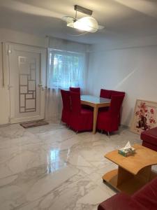 Appartement Apt. SIMS bei Stuttgart Flughafen/Metzingen 2-6 person 15 Plieninger Straße 71144 Steinenbronn Bade-Wurtemberg
