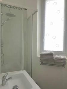 Apt spacieux proche Lyon Guillotte