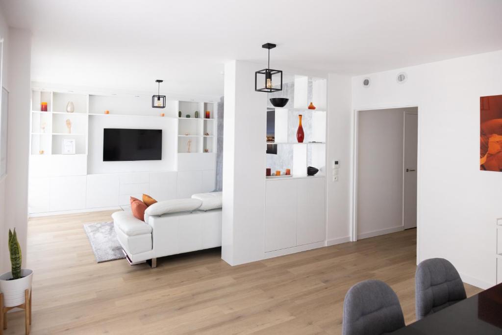 Apt T4 104m2 - 3 min de la gare - Parking gratuit 11 Rue du Chablais, 74100 Annemasse