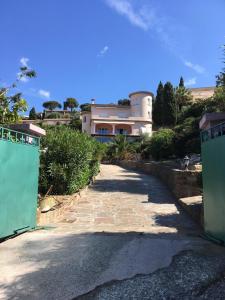 Appartement apt thalassa,vue mer, proche ville,au calme apt dans villa Thalassa 35 avenue du 1 er DFL 83980 Le Lavandou Provence-Alpes-Côte d\'Azur