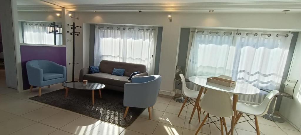 Apt With All Comforts Close To The Beach 40 Rue Waldeck Rousseau, 83700 Saint-Raphaël