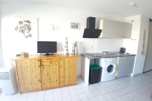 Apt With Loggia At 200 M From The Beach Of Vias