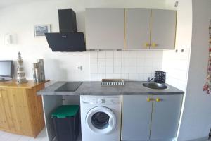 Apt With Loggia At 200 M From The Beach Of Vias