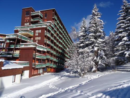 ARC 1800 Appartement 4 pièces Lauzières skis aux pieds