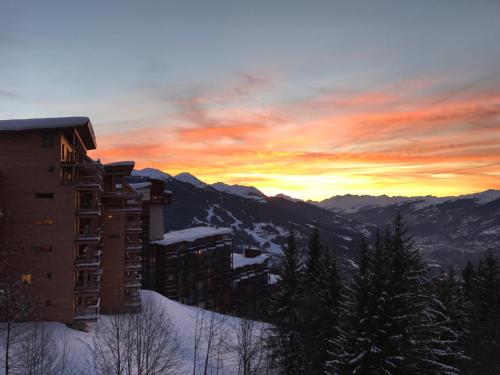 Arcs 1800 bel appt 6pers-ambiance chalet-Nova1-pied des pistes, parking couvert gratuit