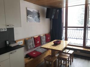 Arcs 1800 Duplex rénové 5 pers au pied des pistes calme location à la semaine seulement
