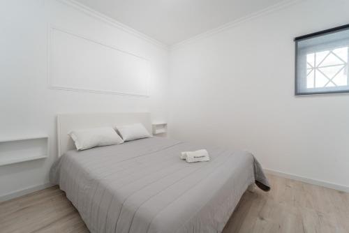 Areias de S João - Apt 6 by HelloVacations