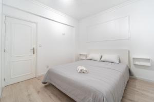 Areias de S João - Apt 6 by HelloVacations