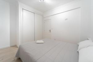 Areias de S João - Apt 6 by HelloVacations