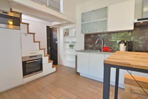 Argia Cozy & modern apartment with 2 bedrooms - balcony - city center