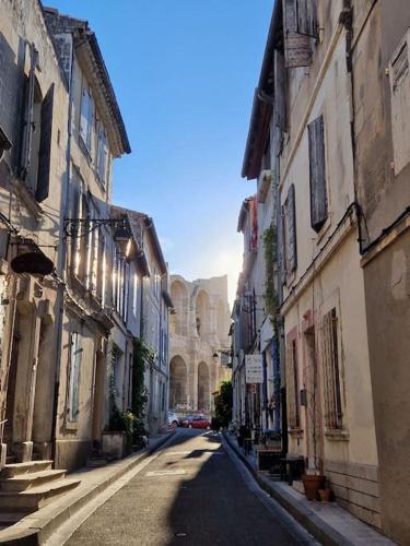 Arles : maison provençale aux arènes.