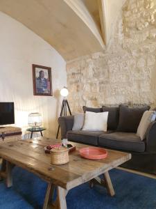 Arles Rental-Côté Forum.
