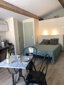 ARLES: Studio de la place