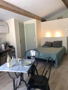 Appartement ARLES: Studio de la place 5 rue de la cure 13200 Arles Provence-Alpes-Côte d\'Azur