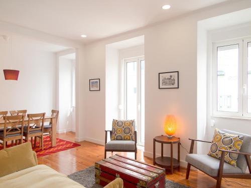 Arroios Charming & Bright Lisboner 2-Bedroom Apt