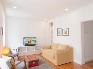 Arroios Charming & Bright Lisboner 2-Bedroom Apt