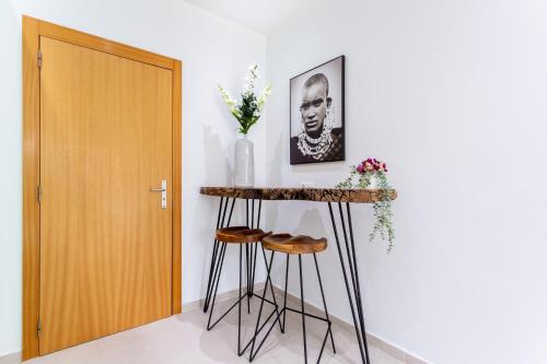 Art-inspired modern apartment