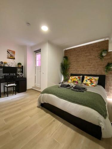 Artistic Digital Getaway - Patio & GREAT Location!