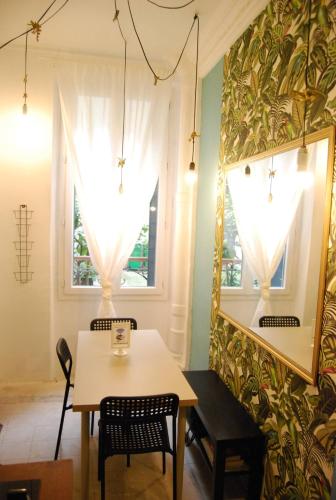 Arty 20m² district of BATIGNOLLES