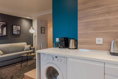 Arty Paris apartment Disneyland