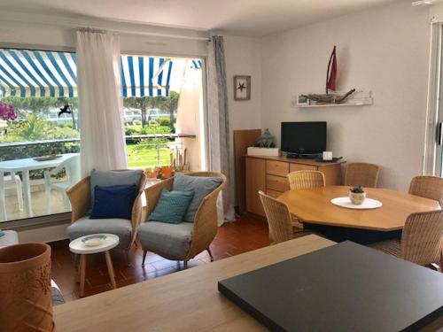 AS13768 - P2 double cabine avec terrasse d'angle vue mer et garage privé