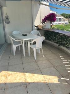 Appartement AS13768 - P2 double cabine avec terrasse d'angle vue mer et garage privé Résidence \ 30240 Le Grau-du-Roi Languedoc-Roussillon