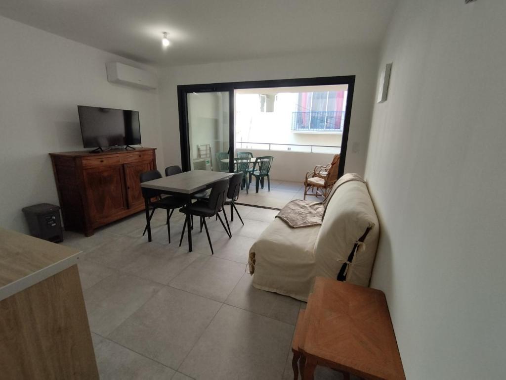 AS22933 - Grand studio Cabine neuf Centre ville 2 Rue Alsace Lorraine, 30240 Le Grau-du-Roi