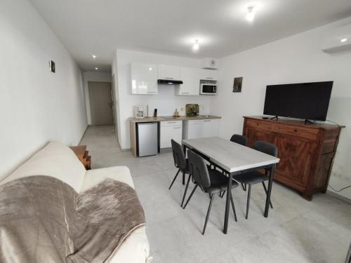 AS22933 - Grand studio Cabine neuf Centre ville
