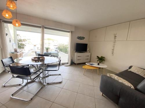 AS22989-Marina P3 rdc grande terrasse appontement