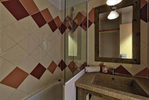 Ascender: Residence Riviere